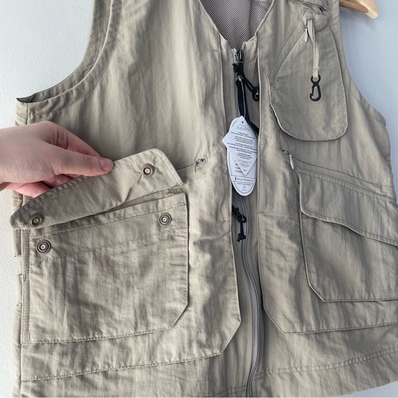 SOLD NWT ROYAL ROBINS Field Guide Vest Size S Beige Nylon Utility Outdoor Fish - Picture 2 of 9